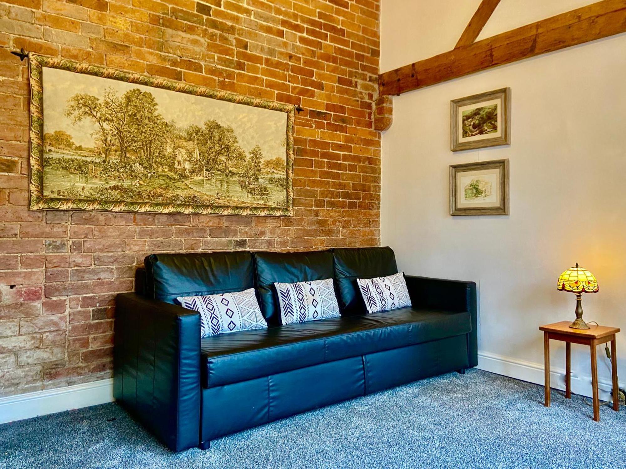 Squirrel Barn Villa Milwich Bagian luar foto