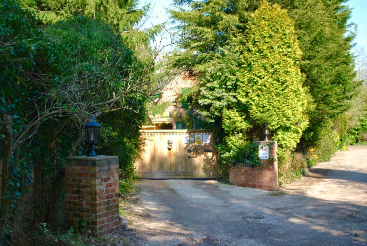 Squirrel Barn Villa Milwich Bagian luar foto