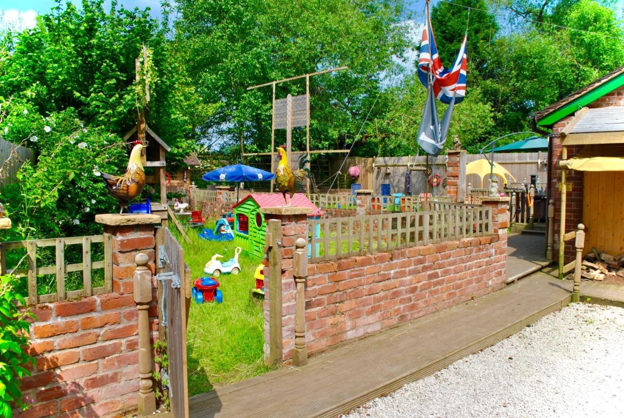 Squirrel Barn Villa Milwich Bagian luar foto