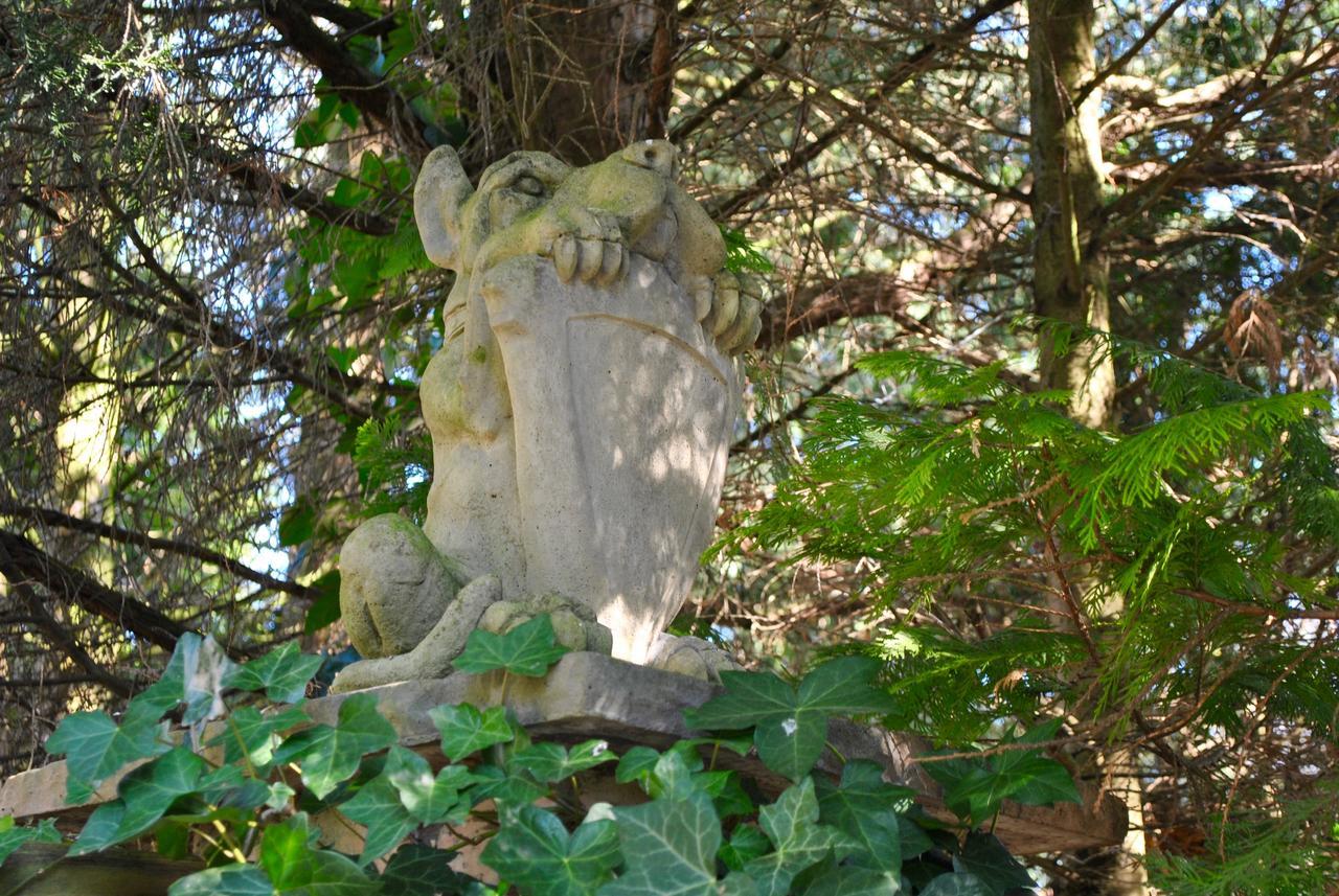 Squirrel Barn Villa Milwich Bagian luar foto